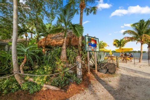 Villa ou maison à louer à Sarasota, Floride: 2 chambres, 133.97 m2 № 1816618 - photo 15