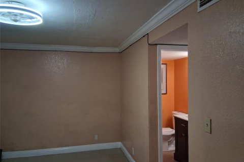 Adosado en venta en North Lauderdale, Florida, 3 dormitorios, 122.82 m2 № 2154177 - foto 9