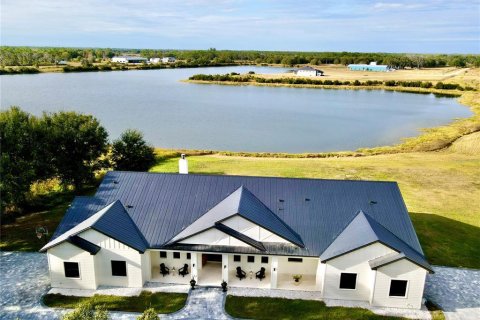 Casa en Myakka City, Florida 4 dormitorios, 333.61 m2 № 2116336