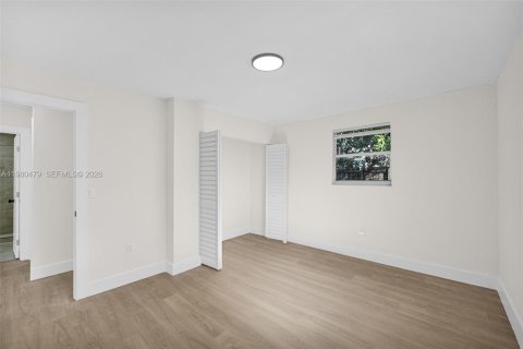 Propiedad comercial en venta en Miami, Florida, 153.29 m2 № 2043816 - foto 15