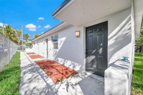 Propiedad comercial en venta en Miami, Florida, 153.29 m2 № 2043816 - foto 2