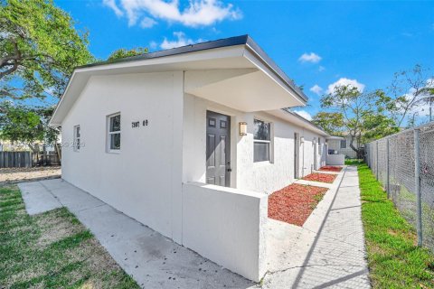 Propiedad comercial en venta en Miami, Florida, 153.29 m2 № 2043816 - foto 12