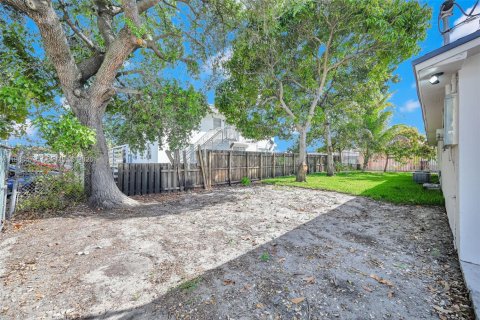 Propiedad comercial en venta en Miami, Florida, 153.29 m2 № 2043816 - foto 8