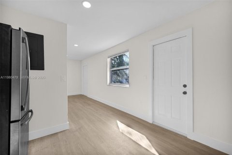 Propiedad comercial en venta en Miami, Florida, 153.29 m2 № 2043816 - foto 27