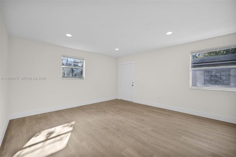 Propiedad comercial en venta en Miami, Florida, 153.29 m2 № 2043816 - foto 23