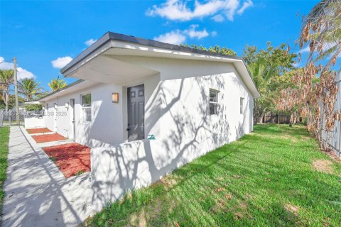 Propiedad comercial en venta en Miami, Florida, 153.29 m2 № 2043816 - foto 4