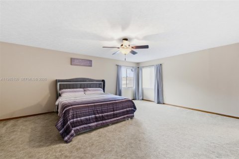 House in Port St. Lucie, Florida 2 bedrooms, 200.76 sq.m. № 2044791 - photo 21