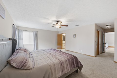 House in Port St. Lucie, Florida 2 bedrooms, 200.76 sq.m. № 2044791 - photo 22