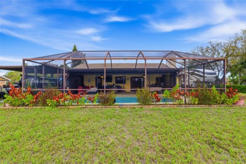 House in Port St. Lucie, Florida 2 bedrooms, 200.76 sq.m. № 2044791 - photo 7