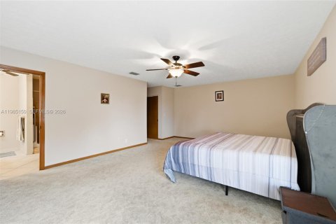 House in Port St. Lucie, Florida 2 bedrooms, 200.76 sq.m. № 2044791 - photo 29