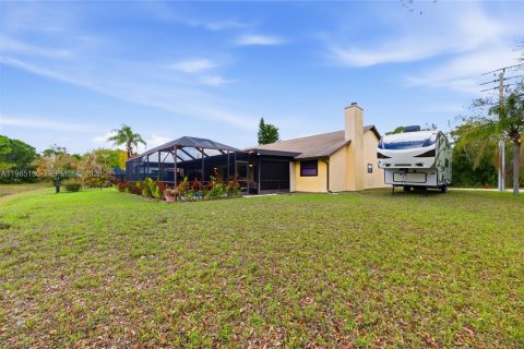 House in Port St. Lucie, Florida 2 bedrooms, 200.76 sq.m. № 2044791 - photo 5