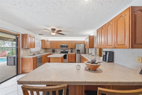 House in Port St. Lucie, Florida 2 bedrooms, 200.76 sq.m. № 2044791 - photo 17