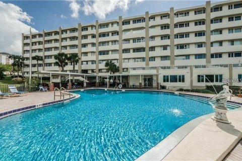 Condominio en venta en Belleair Bluffs, Florida, 2 dormitorios, 133.78 m2 № 1801522 - foto 16