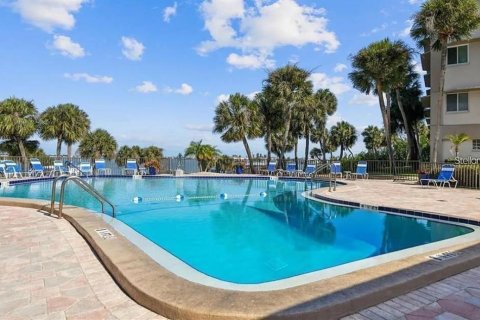 Condominio en venta en Belleair Bluffs, Florida, 2 dormitorios, 133.78 m2 № 1801522 - foto 13