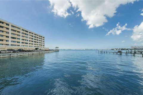 Condominio en venta en Belleair Bluffs, Florida, 2 dormitorios, 133.78 m2 № 1801522 - foto 17