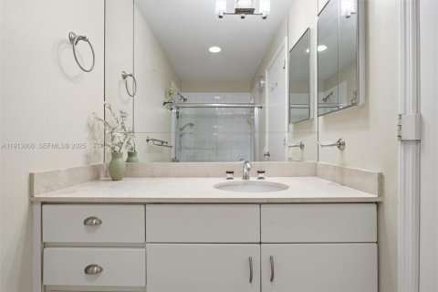 Copropriété à vendre à Miami, Floride: 3 chambres, 190.45 m2 № 1983040 - photo 17