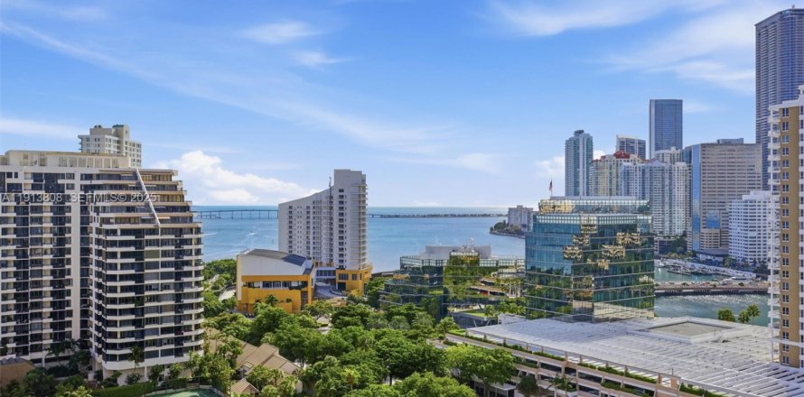 Condo à Miami, Floride, 3 chambres № 1983040