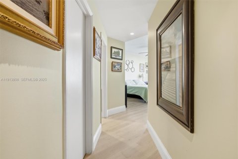 Copropriété à vendre à Miami, Floride: 3 chambres, 190.45 m2 № 1983040 - photo 12