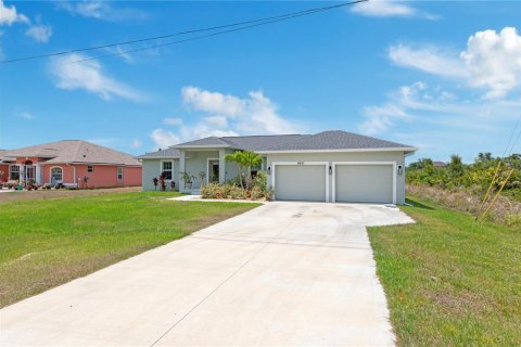 Снять в аренду виллу или дом в Порт-Шарлотт, Флорида 6 комнат, 152.36м2, № 1917131 - фото 2