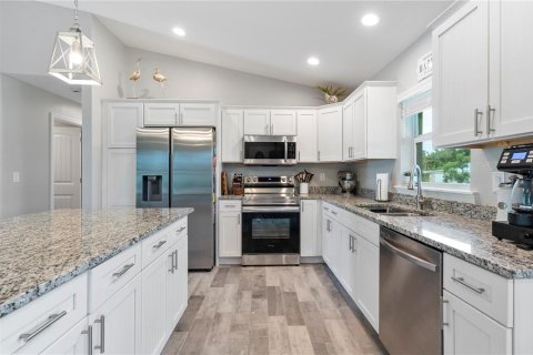 Снять в аренду виллу или дом в Порт-Шарлотт, Флорида 6 комнат, 152.36м2, № 1917131 - фото 4