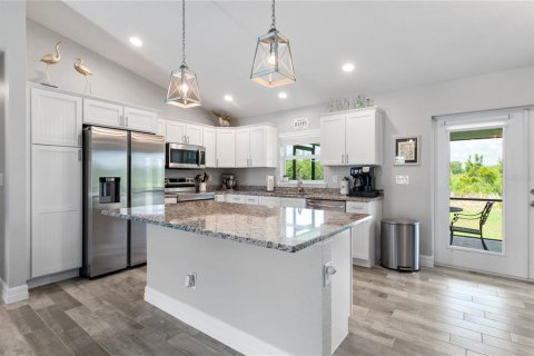 Снять в аренду виллу или дом в Порт-Шарлотт, Флорида 6 комнат, 152.36м2, № 1917131 - фото 7