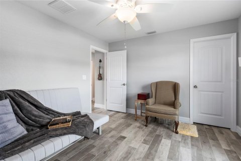 Снять в аренду виллу или дом в Порт-Шарлотт, Флорида 6 комнат, 152.36м2, № 1917131 - фото 24