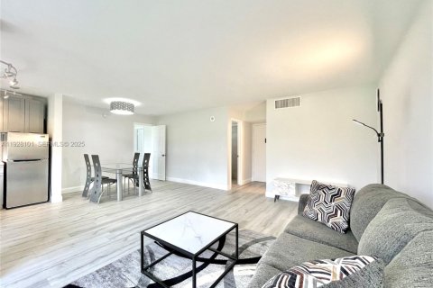 Снять в аренду кондоминиум в Санни-Айлс-Бич, Флорида 1 спальня, 71.26м2, № 1988275 - фото 26