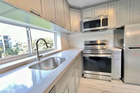 Снять в аренду кондоминиум в Санни-Айлс-Бич, Флорида 1 спальня, 71.26м2, № 1988275 - фото 8