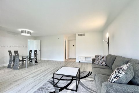 Снять в аренду кондоминиум в Санни-Айлс-Бич, Флорида 1 спальня, 71.26м2, № 1988275 - фото 23