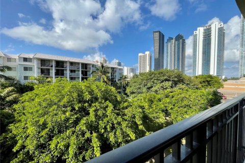 Снять в аренду кондоминиум в Санни-Айлс-Бич, Флорида 1 спальня, 71.26м2, № 1988275 - фото 22