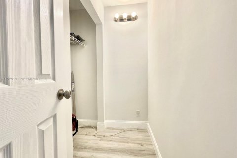 Снять в аренду кондоминиум в Санни-Айлс-Бич, Флорида 1 спальня, 71.26м2, № 1988275 - фото 27