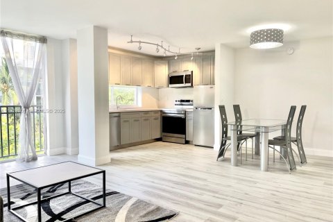 Снять в аренду кондоминиум в Санни-Айлс-Бич, Флорида 1 спальня, 71.26м2, № 1988275 - фото 1