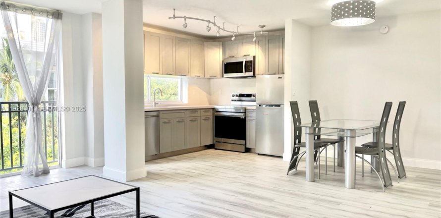 Кондоминиум с 1 спальней в Санни-Айлс-Бич, Флорида № 1988275