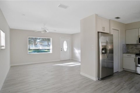 Villa ou maison à louer à Tampa, Floride: 3 chambres, 96.15 m2 № 2431142 - photo 6