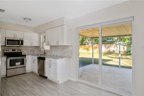 Villa ou maison à louer à Tampa, Floride: 3 chambres, 96.15 m2 № 2431142 - photo 9