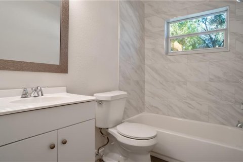 Villa ou maison à louer à Tampa, Floride: 3 chambres, 96.15 m2 № 2431142 - photo 13
