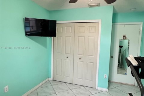 Casa en alquiler en Miami, Florida, 3 dormitorios, 117.8 m2 № 2057350 - foto 21