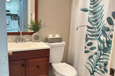 Casa en alquiler en Miami, Florida, 3 dormitorios, 117.8 m2 № 2057350 - foto 22