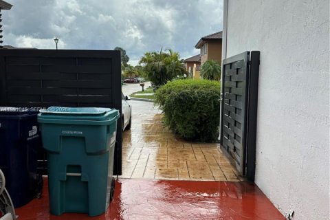 Casa en alquiler en Miami, Florida, 3 dormitorios, 117.8 m2 № 2057350 - foto 27