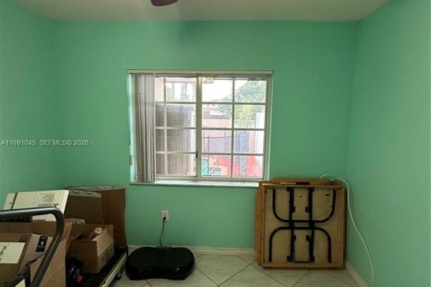 Casa en alquiler en Miami, Florida, 3 dormitorios, 117.8 m2 № 2057350 - foto 20