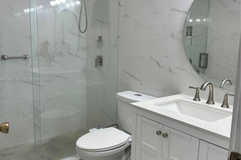 Casa en alquiler en Miami, Florida, 3 dormitorios, 117.8 m2 № 2057350 - foto 16