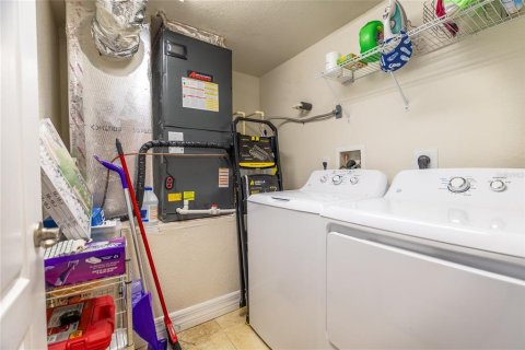 Condo in New Smyrna Beach, Florida, 3 bedrooms  № 1673170 - photo 24
