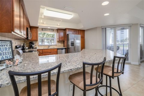 Condo in New Smyrna Beach, Florida, 3 bedrooms  № 1673170 - photo 11