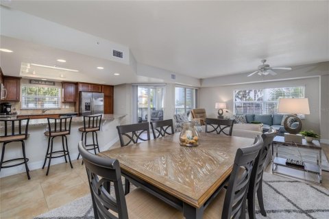 Condo in New Smyrna Beach, Florida, 3 bedrooms  № 1673170 - photo 7