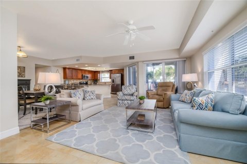 Condo in New Smyrna Beach, Florida, 3 bedrooms  № 1673170 - photo 4