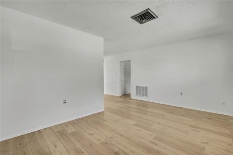 Casa en venta en Port Richey, Florida, 3 dormitorios, 93.65 m2 № 1508286 - foto 3