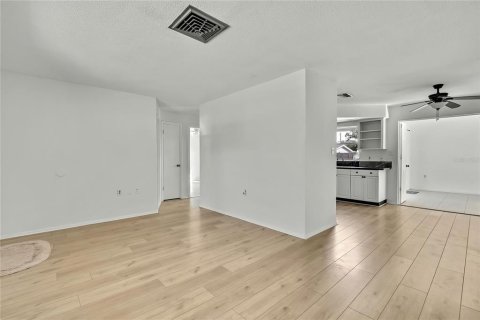 Casa en venta en Port Richey, Florida, 3 dormitorios, 93.65 m2 № 1508286 - foto 4