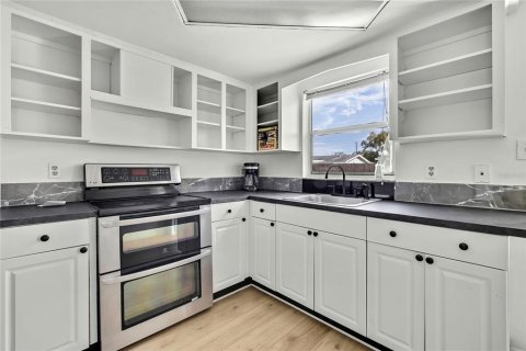 Casa en venta en Port Richey, Florida, 3 dormitorios, 93.65 m2 № 1508286 - foto 10