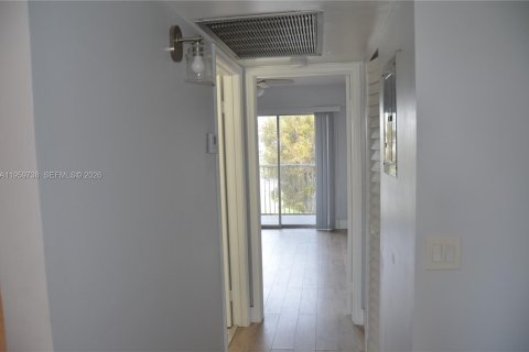 Condominio en alquiler en Pembroke Pines, Florida, 1 dormitorio, 63.64 m2 № 2025861 - foto 6