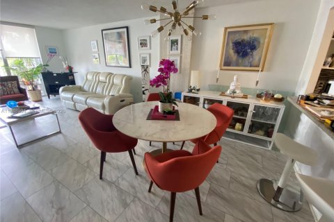 Купить кондоминиум в Авентура, Флорида 1 спальня, 99.03м2, № 2089133 - фото 3